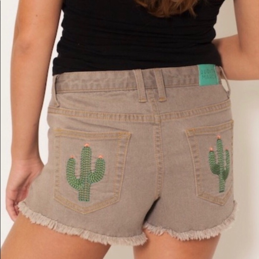 Judith March embroidered denim shorts S NWT